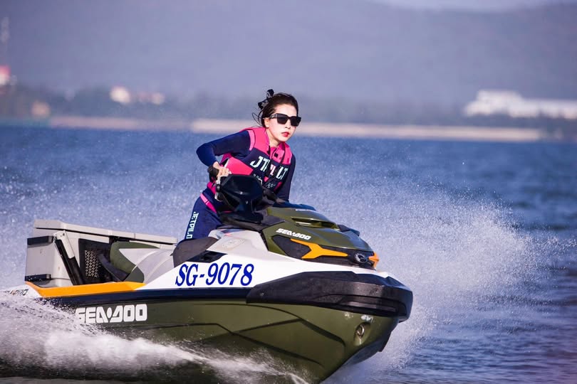 ?Nữ thần hàng đầu? Siêu vớ kiểm soát 180 chân dài nữ thần ▌ Táo ▌ Chương thứ tư của bạn cùng phòng đánh giá cao hoa 2 hở đáy quần đen