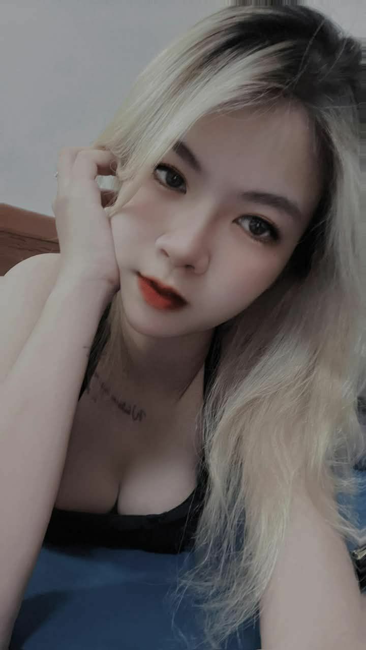 Em em học sinh dụ thầy giáo trẻ vào nhà nghỉ vì muốn được thầy dí lắm rồi